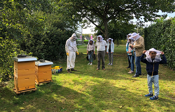 Besuchstermin: Gemeinsam mit dem Imker bei den BKK GS Patenbienen