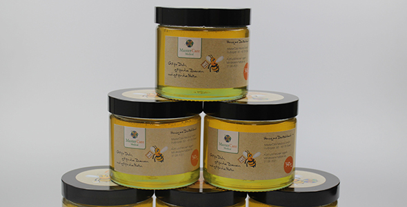 Das süße Gold der MasterCare Medical Patenbienen: der Patenhonig