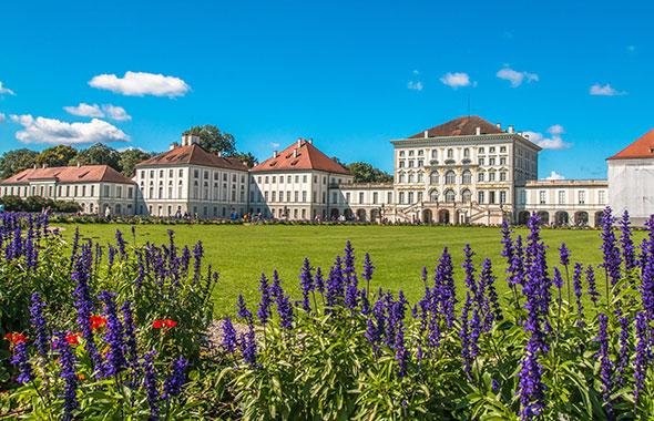 Garten und Schloss in München
