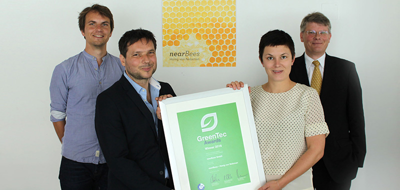 Das nearBees-Team beim GreenTec Award