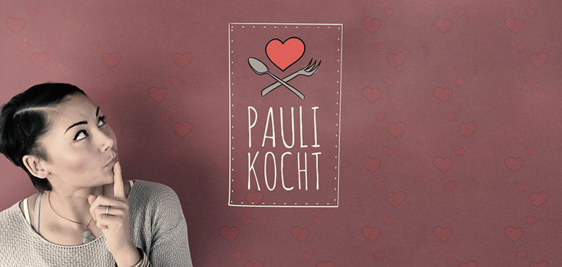 Anja mit dem Logo von Paulikocht