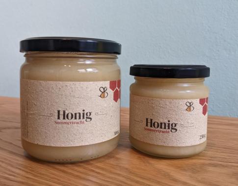 Honig in Gläsern