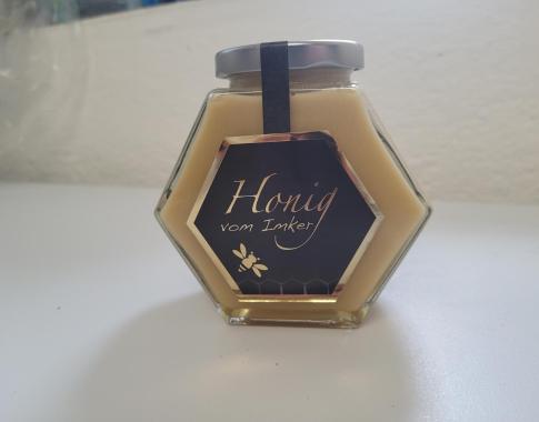 Honig cremig gerührt