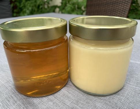 Sommerhonig mit Linde, aromatisch runder Lindengeschmack - "der Sommer eingefangen im Honigglas"