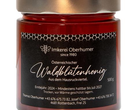 Unser Waldblütenhonig wird im Hausruckviertel geerntet, dieser Mischhonig besteht zum einen aus dem Blütenanteil der Himbeeren und zum anderen aus dem Honigtau der Fichte.