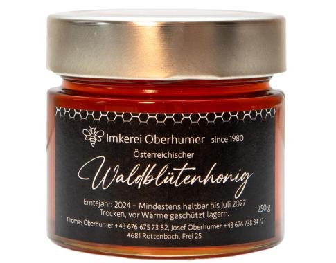 Unser Waldblütenhonig wird im Hausruckviertel geerntet, dieser Mischhonig besteht zum einen aus dem Blütenanteil der Himbeeren und zum anderen aus dem Honigtau der Fichte.