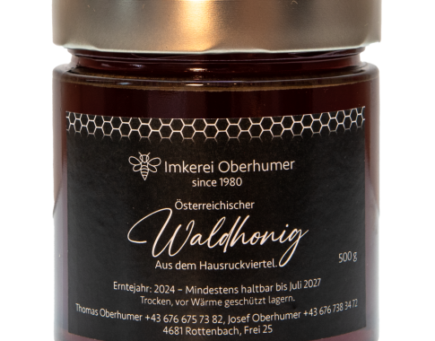 Der Waldhonig wurde von unseren Bienen in einem kleinen Wäldchen in der Nähe des Hausruckes gesammelt.