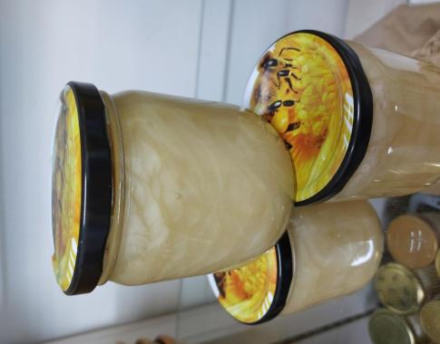 Frühjahrsblütenhonig (u.a.Rapsblüte)
