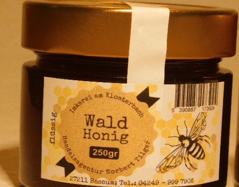 Waldhonig hat einen kräftigen, würzigen und malzigen Geschmack, der oft auch herbe, harzige oder karamellige Noten aufweist