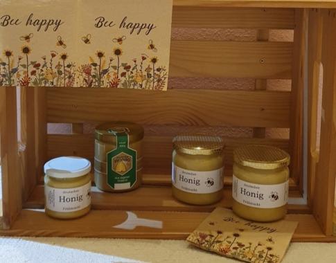 Cremiger Frühtrachthonig in 500g Gläsern