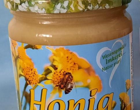 Wesensgemäßer Honig Mit Liebe und Respekt gegenüber den Bienen gewonnen. Die Bienen dürfen ihre natürlichen Wabenstrukturen bewahren und ihren eigenen Rhythmus leben. So entsteht ein unverfälschter Honig – naturbelassen, regional und mit Achtung vor dem Wesen der Biene.