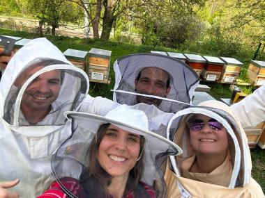 Gemeinsames Imkern macht Spaß.